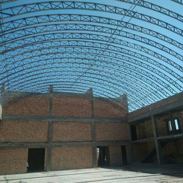 Kanteyner materialdan tom naves stadiyonlar qurib ornatamiz