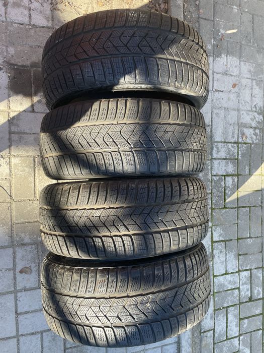 Set Anvelope cauciucuri M+S 225 40 R18 Pirelli Sottozero 3 92V dot 22