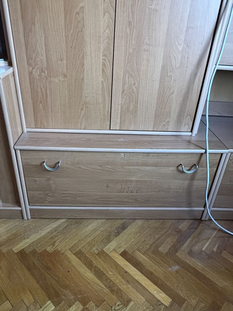 Мебели, шкафове, секция.
