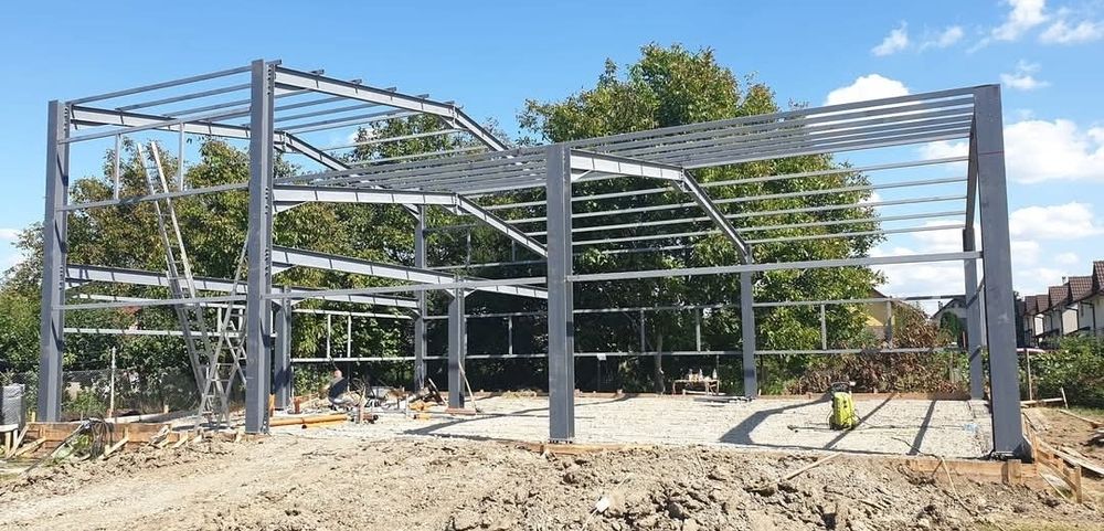 Vând hală metalica 25x10x4