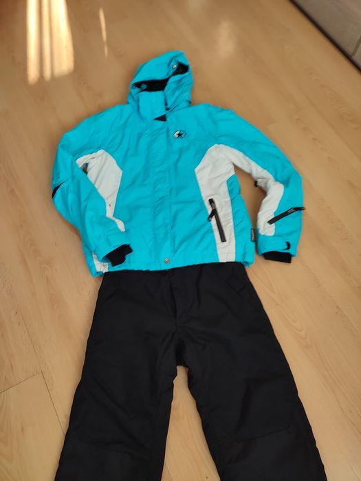 Дамска ски екипировка С размер.