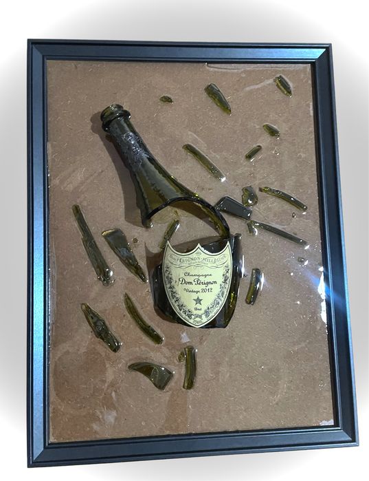 Картина с оригинална бутилка Champagne Dom Pérignon Vintage 2012