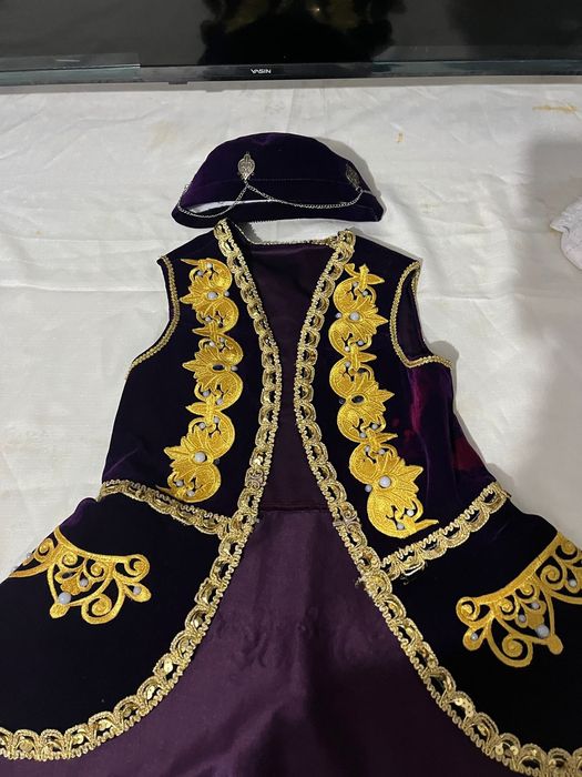 Продам костюм разных национальности