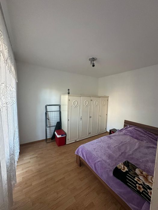 Închiriez apartament