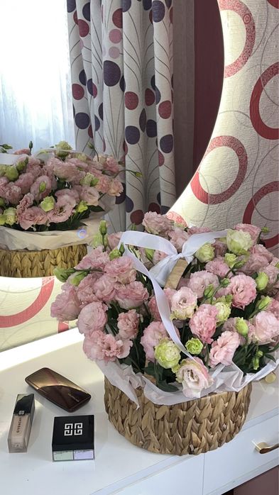 Цветы в корзинее