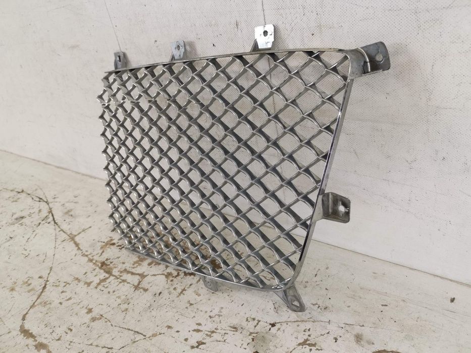 Централна решетка Ляв Бентли Бентайга / Bentley Bentayga Оригинална по