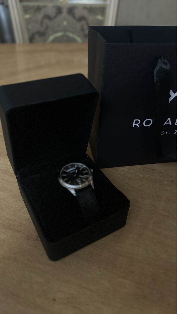 Продам оригинальные часы Casio