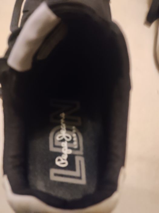 Teniși pepe Jeans un model frumos și deosebit