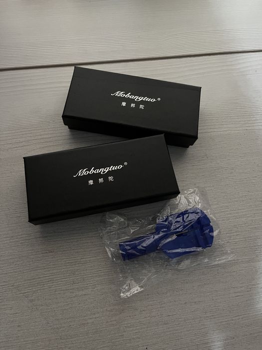 Часы в стиле Y2K