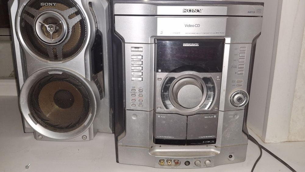 Музыкальный центр.