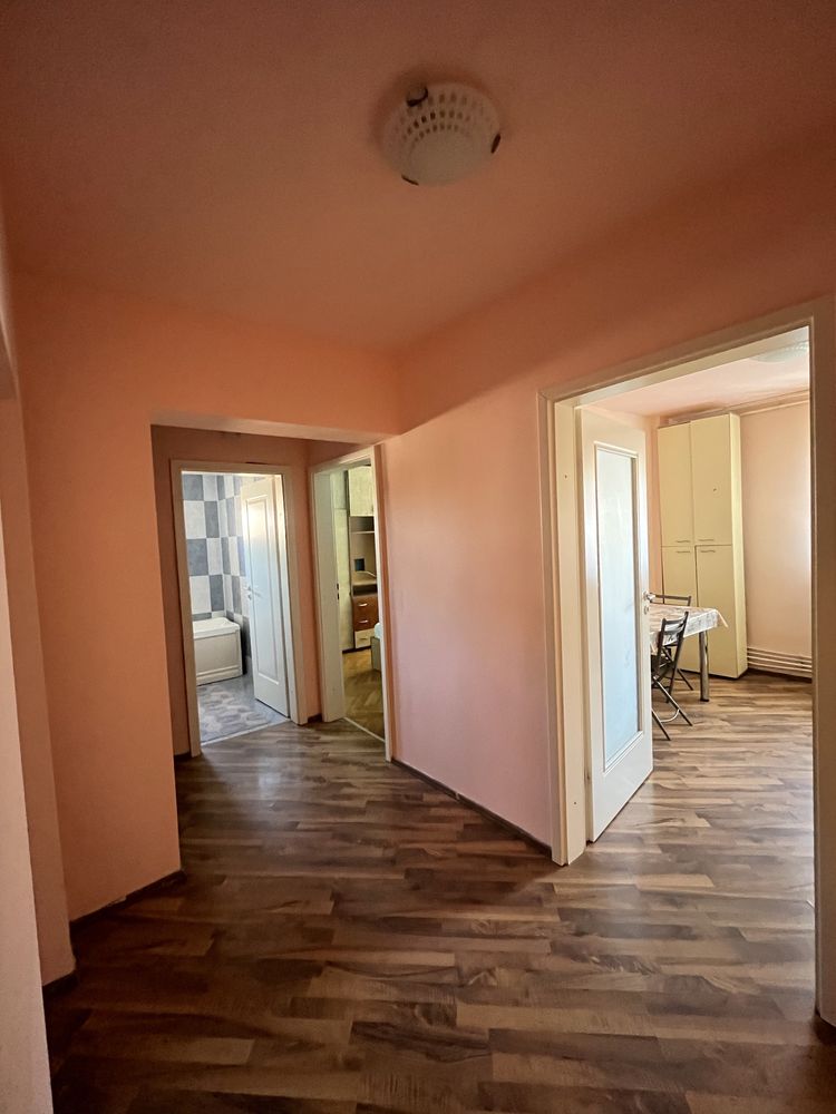 Se închiriaza apartament de 3 camere FINISAT SI MOBILAT -zona Cetate
