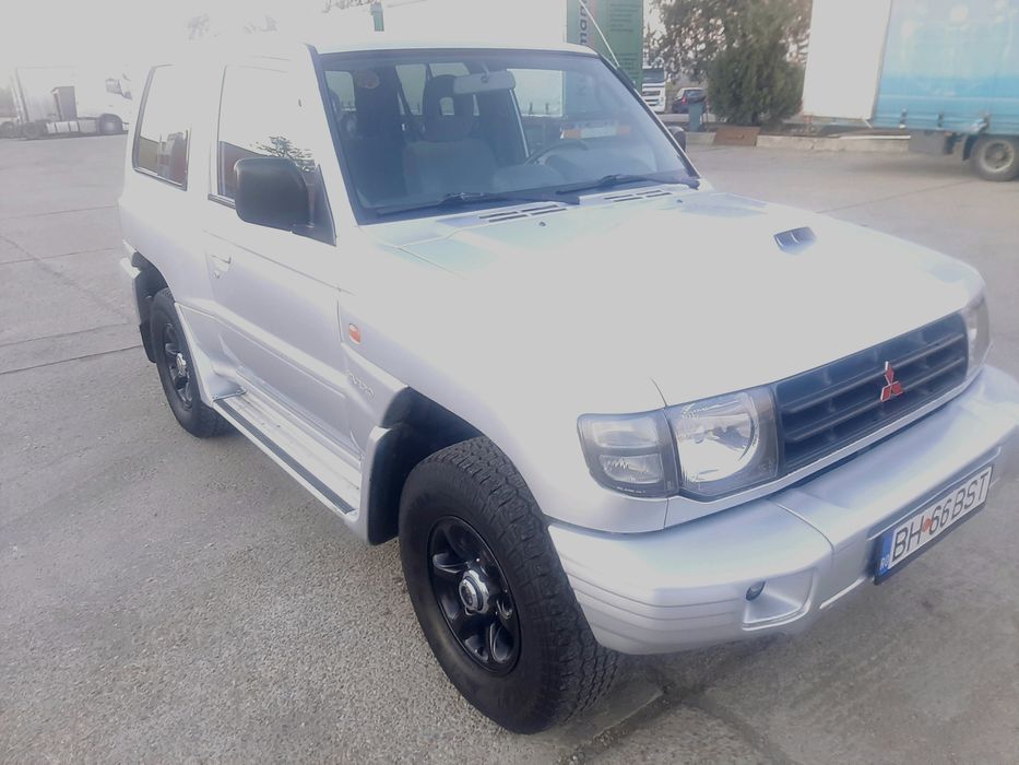 Mitsubishi Pajero MK2
