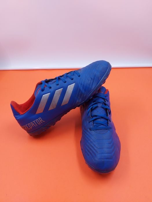 Adidas Predator номер 44 Оригинални футболни стоножки