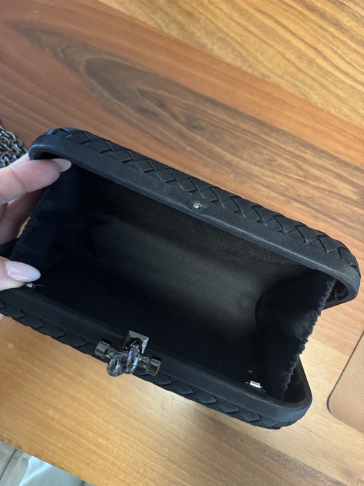 Дамски клъч по модел на Bottega Veneta
