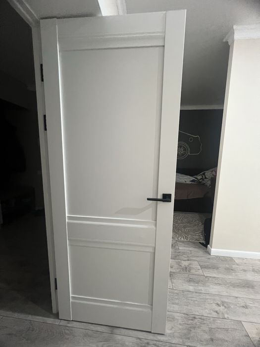 Продам дверь межкомнатную осталось после ремонта новая