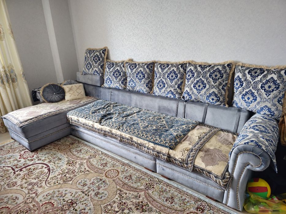 Диван на продажу