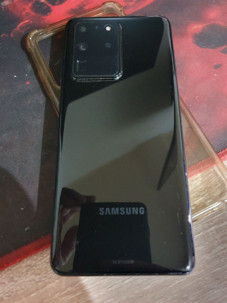 Samsung S20 Ultra 5G,128gb,12 Ram,folia din fabrica pe el