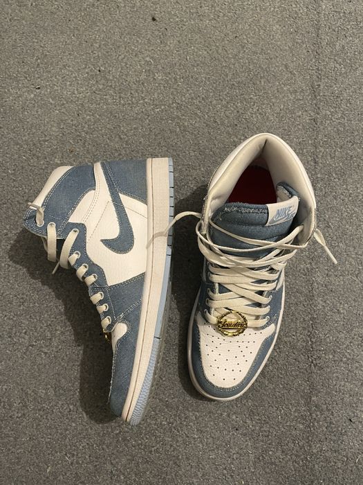 Jordan 1 denim , aproape noi