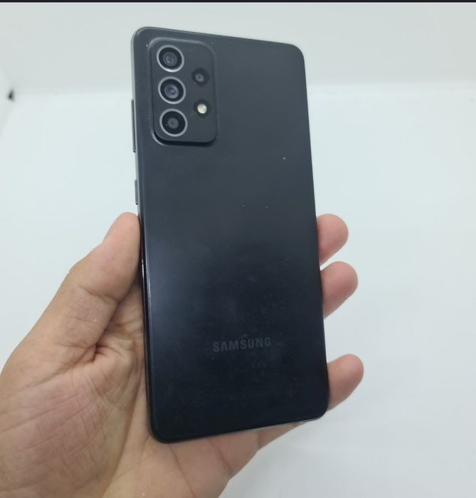 Телефон Самсунг а52..128+6