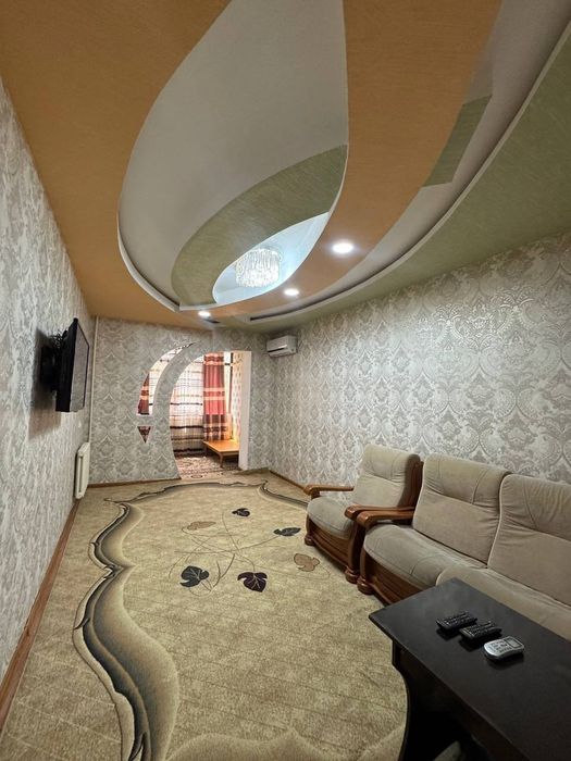 8 Maktab yangi bozor oldida 3 xona