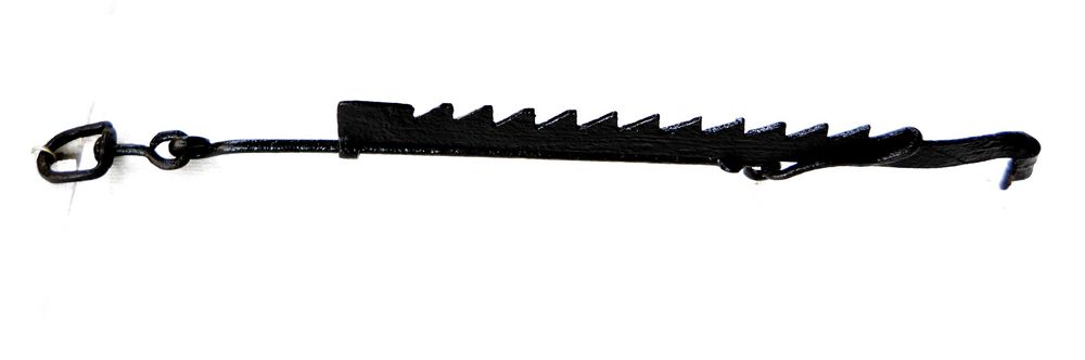 Ustensila veche pentru vatra din fier forjat posibil de secol 19