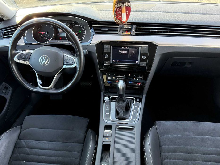 Inchirieri auto Bucuresti Vw PASSAT Berlina 2023