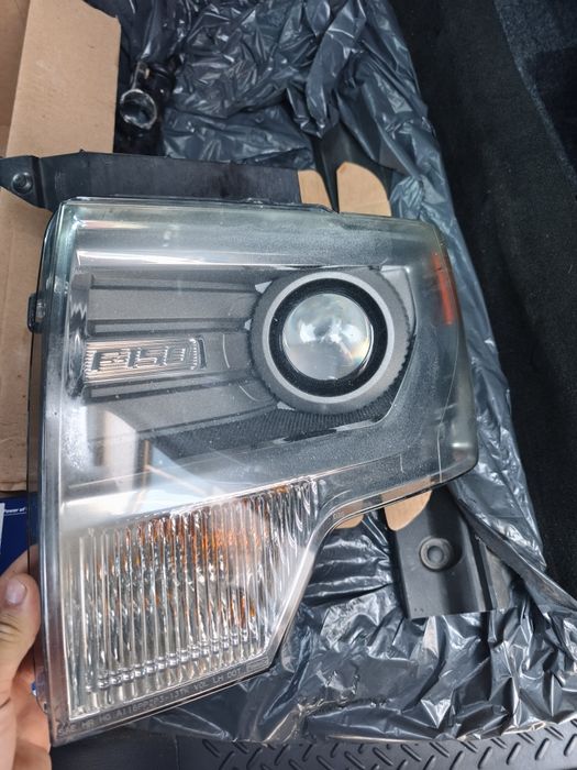 Ford F-150 ляв фар