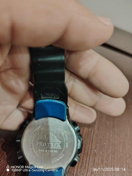 Часовник casio pro trek