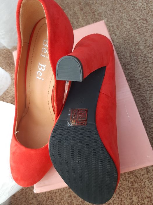 Pantofi rosii cu flori cu toc gros 37 NOI