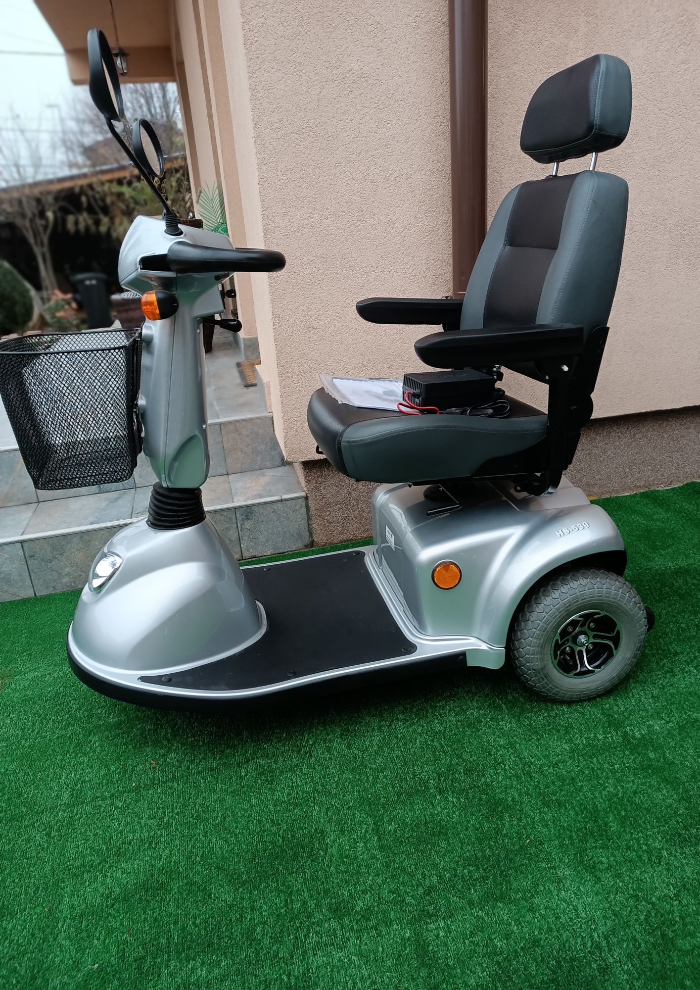Cărucior Dizabilitati căruț batrani scuter dezabilitati handicap elect
