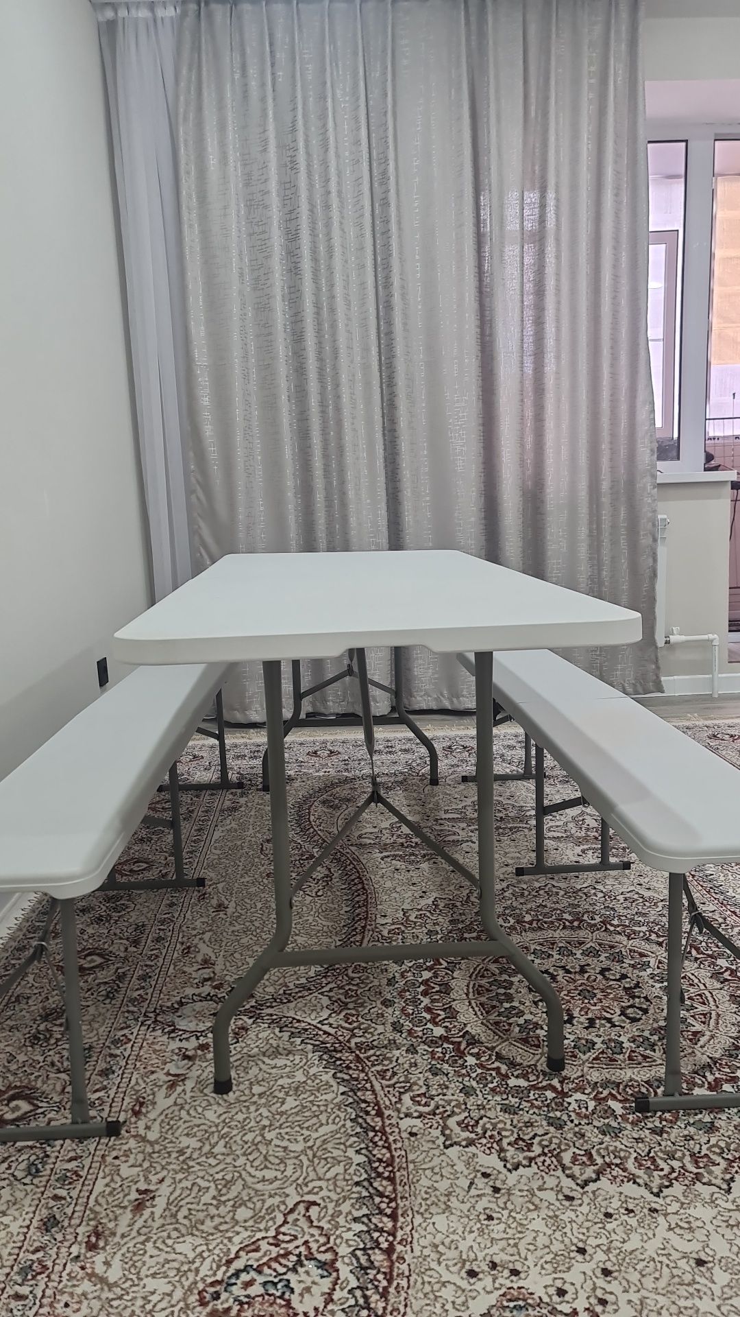 Стол со скамейками
