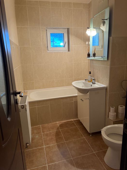 Vând apartament 3 camere zona Soarelui.