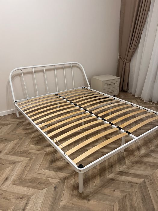Кровать двухспальная