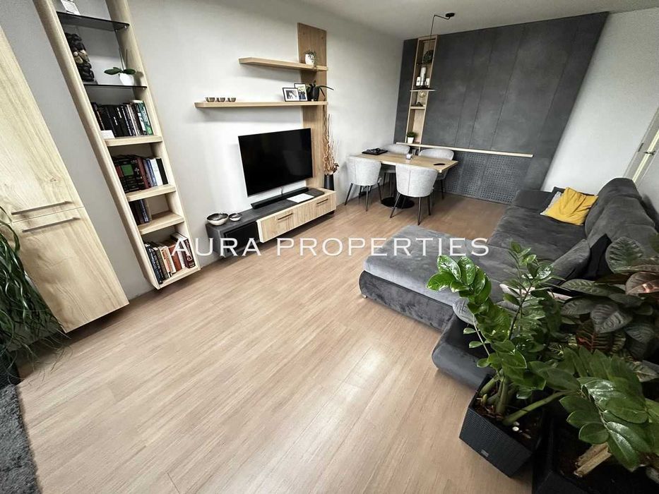 Продава се Тристаен апартамент в Разград, Житница - 75 кв.м за 1823 €/кв.м - Снимка #2