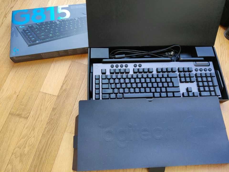 Геймърска механична клавиатура Logitech G815