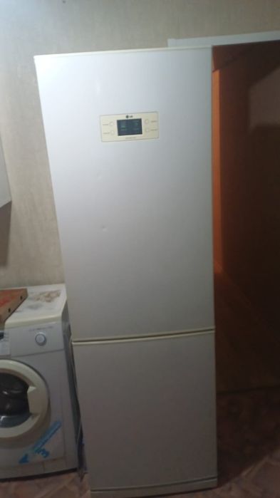 Продам холодильник. LG