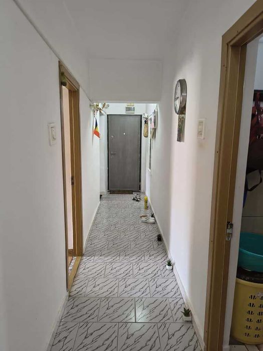 Vanzare apartament 3 camere decomandat - Slobozia Central