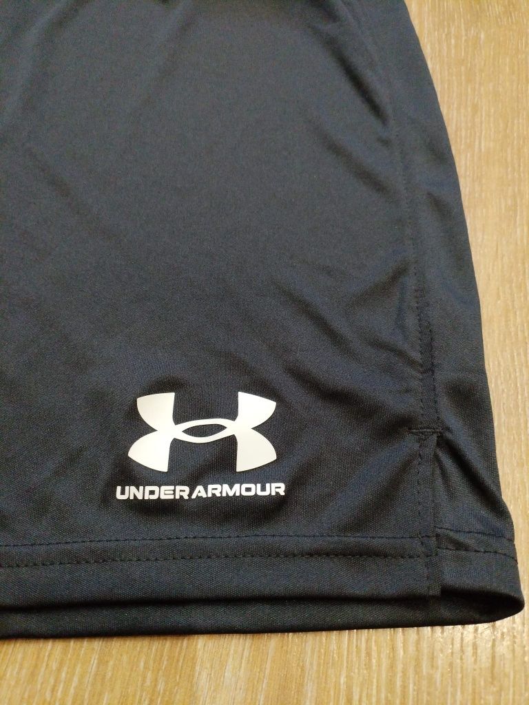 Under armour оригинални къси панталони