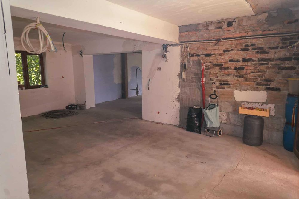 Casa cu etaj de vanzare in Osoi, Comarna