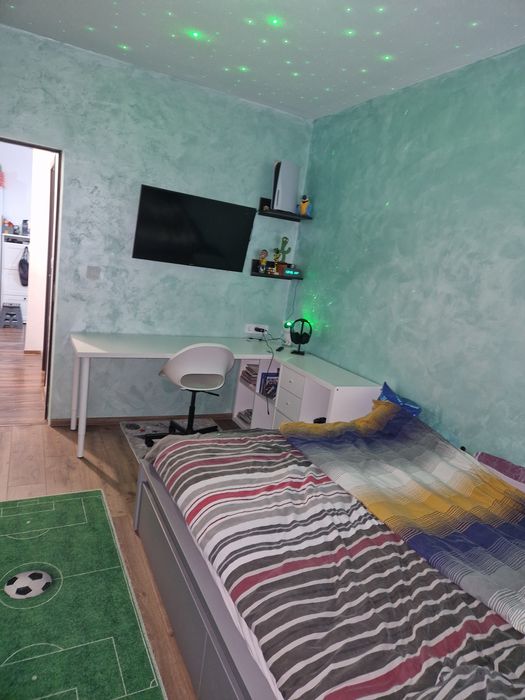 Apartament 3 camere mobilat si utilat la parter