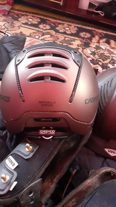 DE vanzare valtrap si casti echitatie