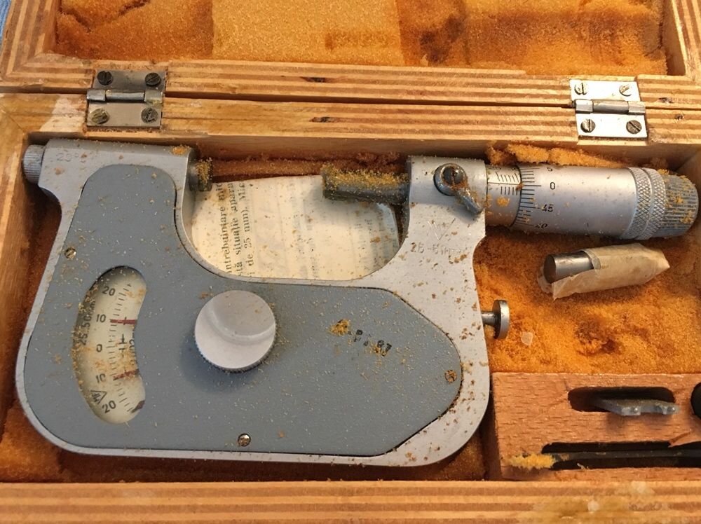 Micrometru 25-50 cu pirghie