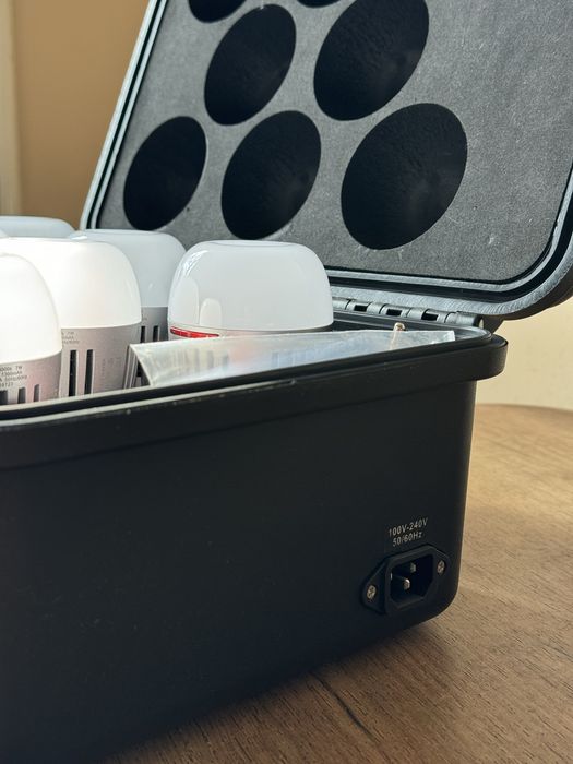 Aputure Accent B7C RGBWW (8 ламп) с кейсом