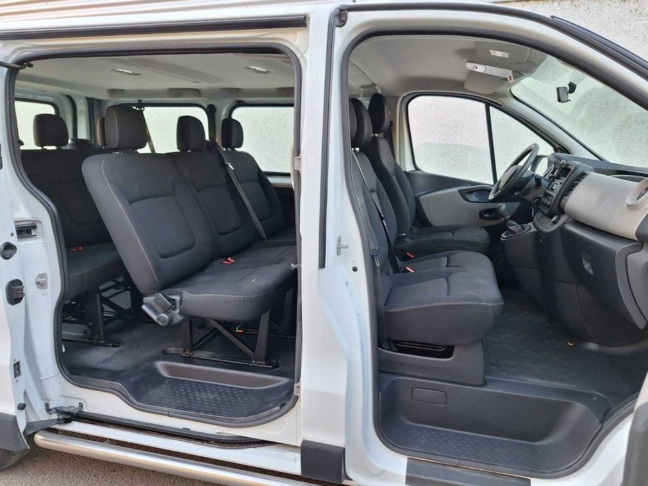Renault trafic 8+1 persoane
