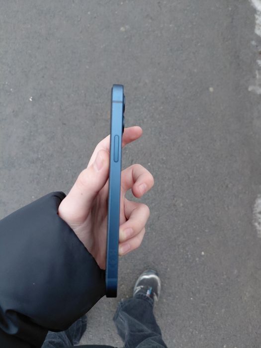 Обменяю 12айфон.