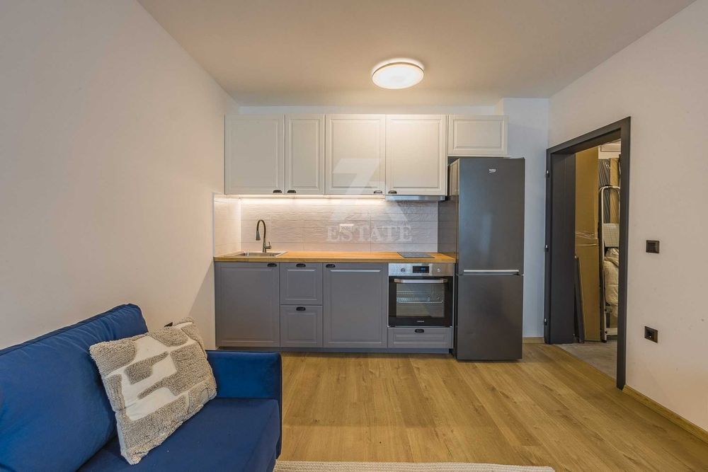 Продава се луксозен, 2- стаен апартамент в ж. кв. Младост 1