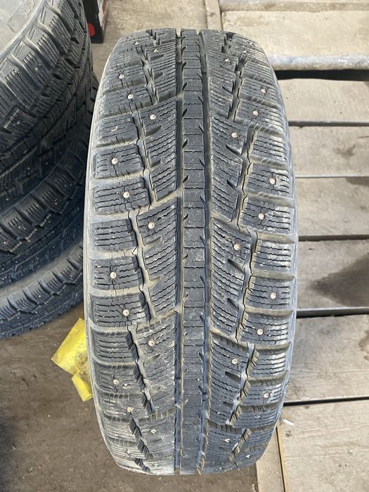Продам резину r16 225/70
