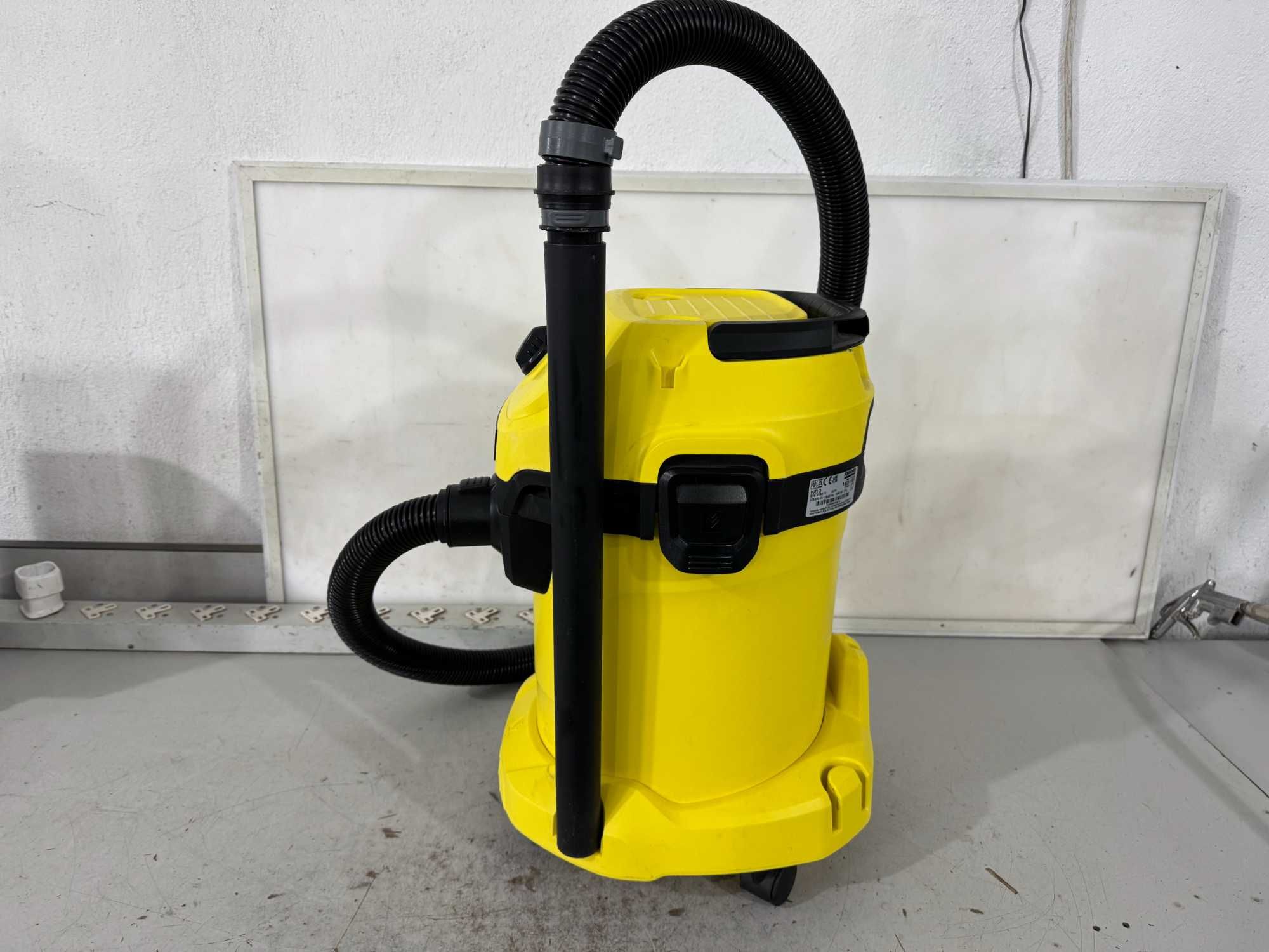 Прахосмукачка - Karcher 1000 W / WD 3