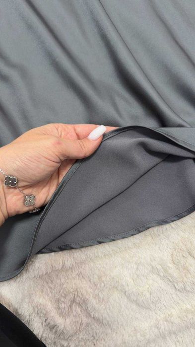 Сива сатенена миди пола, размер S/M