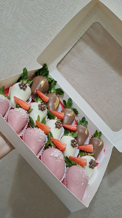 Клубника в шоколаде Астана